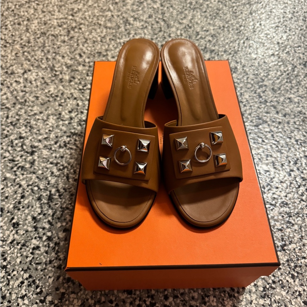 Hermes sandals size 38